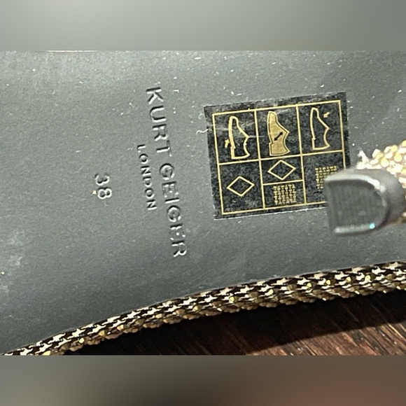 KURT GEIGER LONDON KENSINGTON FLEXI POINTED TOE PUMP Women Size 38 /7.5 NEW - Picture 10 of 10